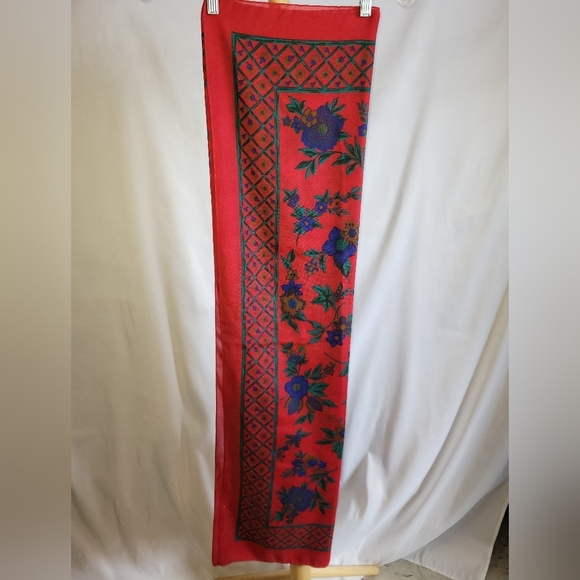 Vintage Red Blue Floral Scarf Shawl Stole Tablecloth - Picture 7 of 8
